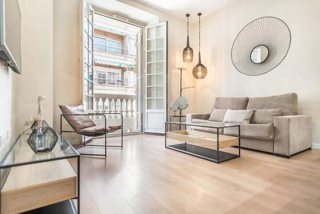 Chic Apartment In The Heart Of Malaga By Rems