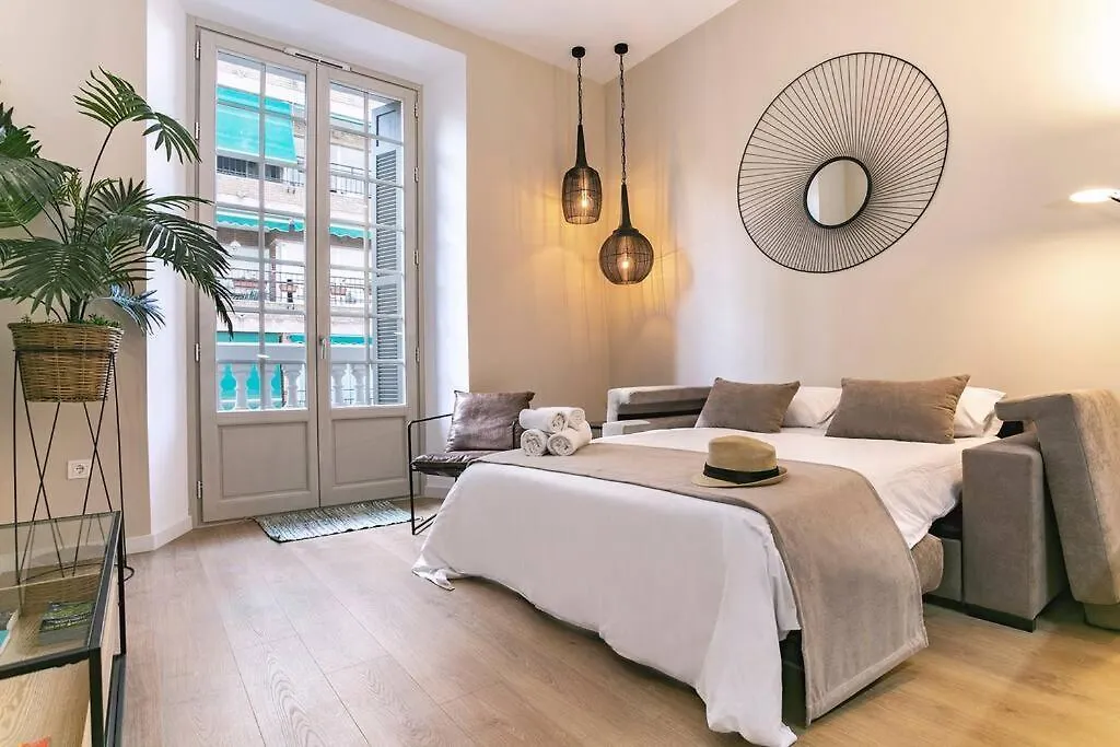Chic Apartment In The Heart Of Malaga By Rems