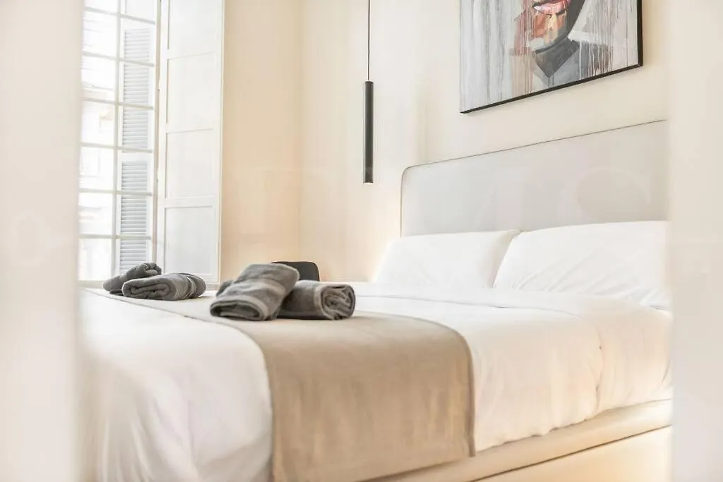 Chic Apartment In The Heart Of Malaga By Rems 0*,