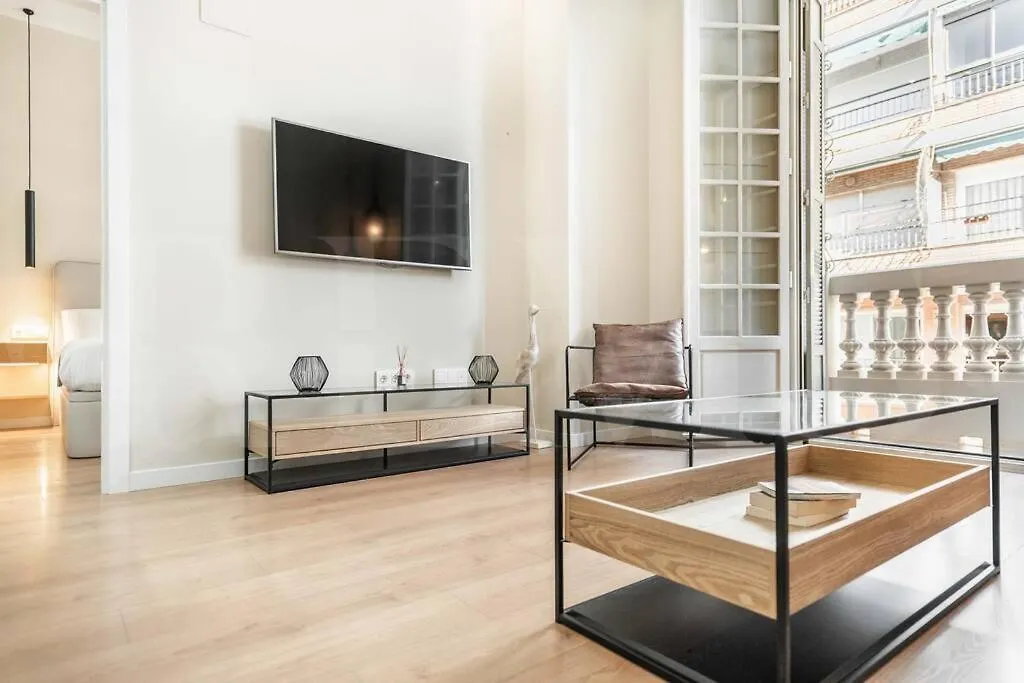 Chic Apartment In The Heart Of Malaga By Rems