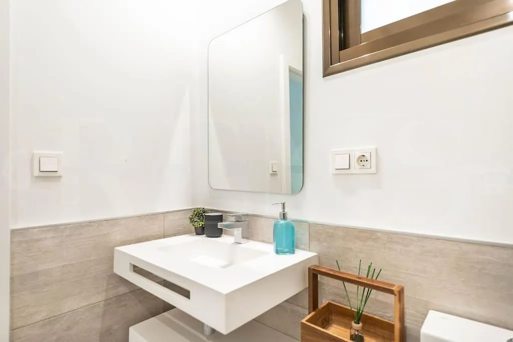 Chic Apartment In The Heart Of Malaga By Rems