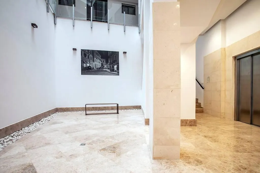 Chic Apartment In The Heart Of Malaga By Rems
