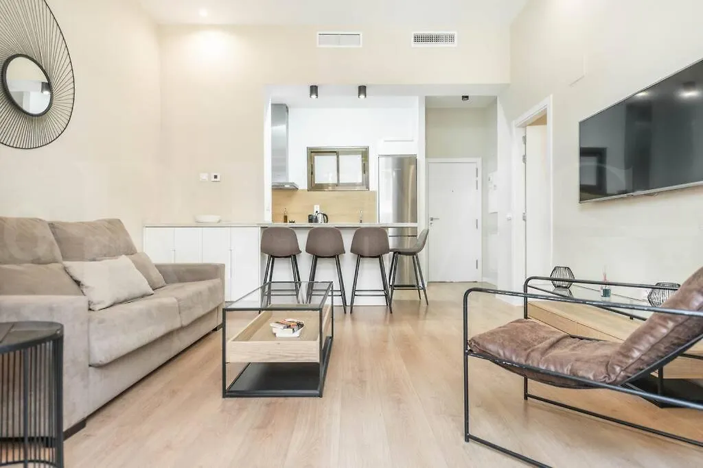 Chic Apartment In The Heart Of Malaga By Rems