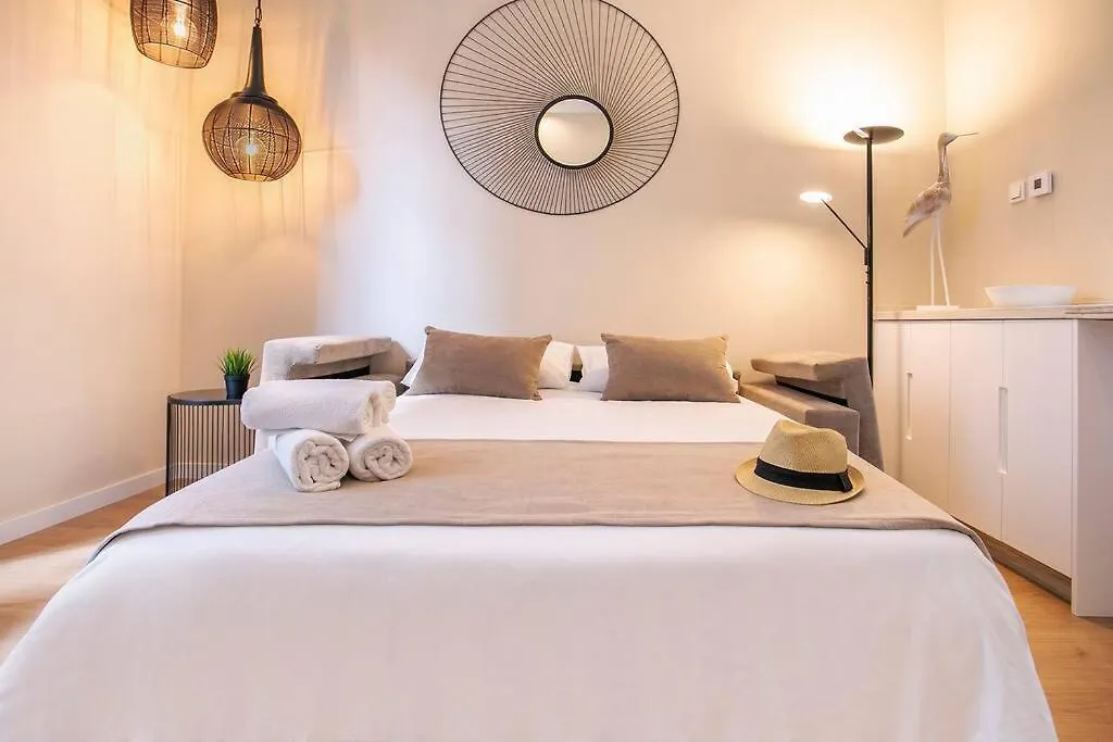 Chic Apartment In The Heart Of Malaga By Rems