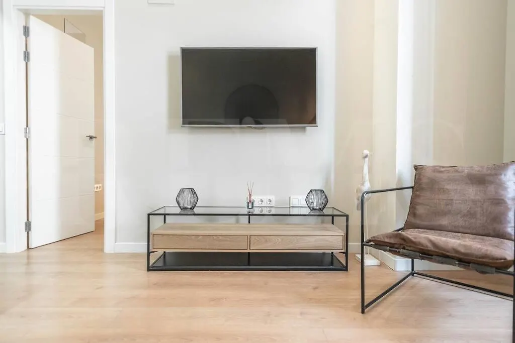 Chic Apartment In The Heart Of Malaga By Rems